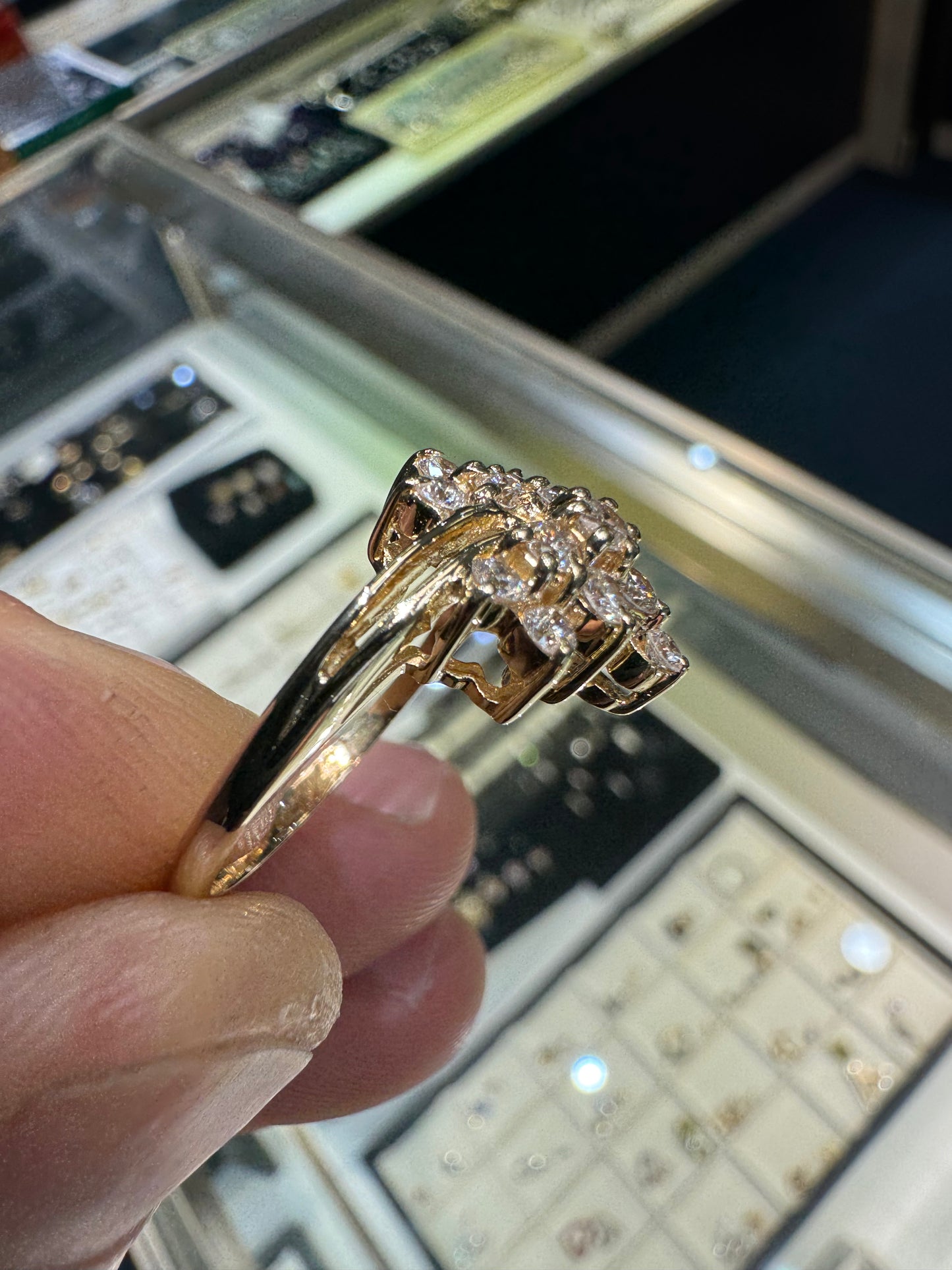 14k Yellow Gold Diamond Cocktail Ring Vintage .75 Carats Si2 Natural Size 7.75