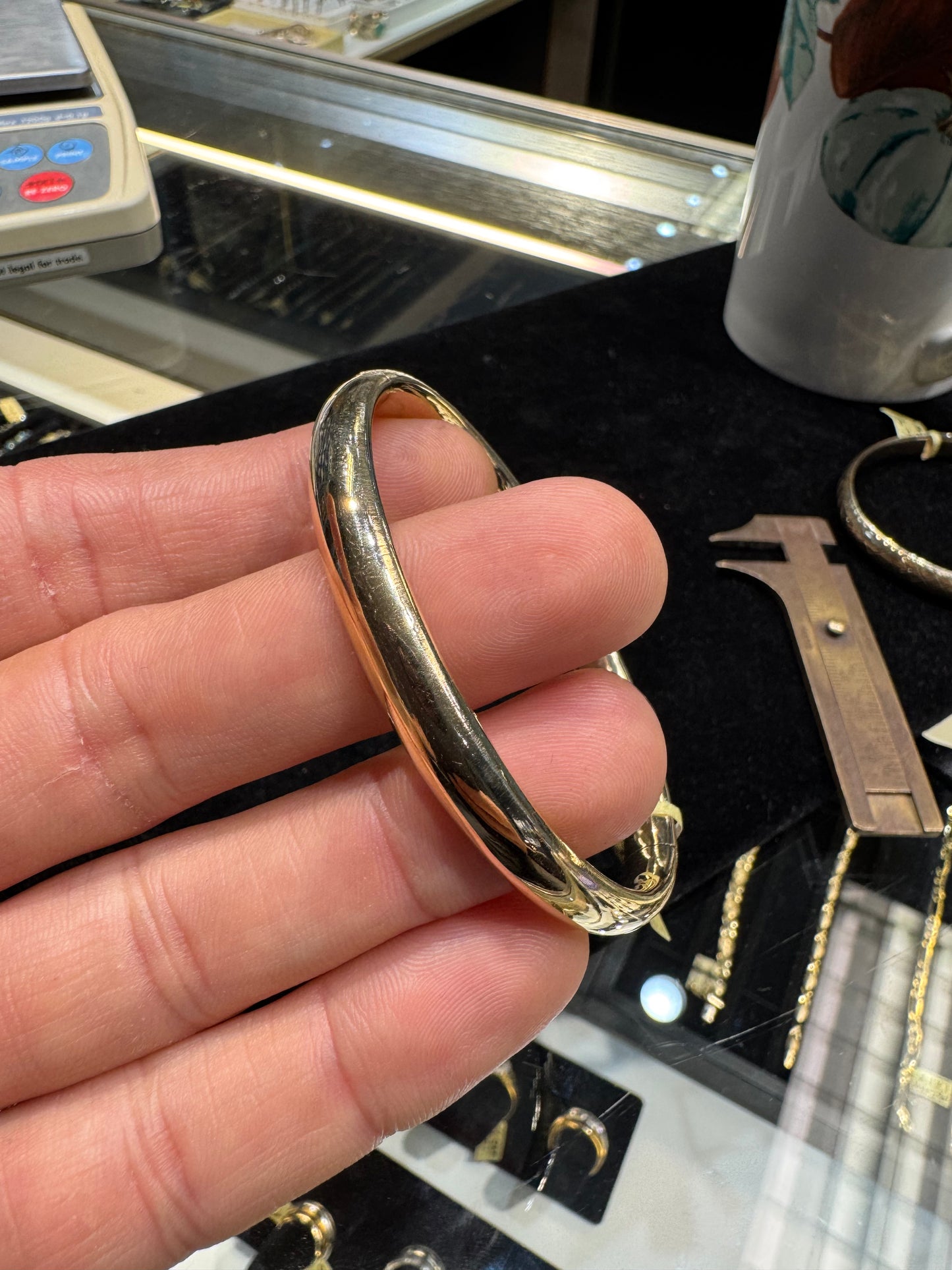 14k Bangle Bracelet Nice Heavy 11.4 Grams 7.1mm