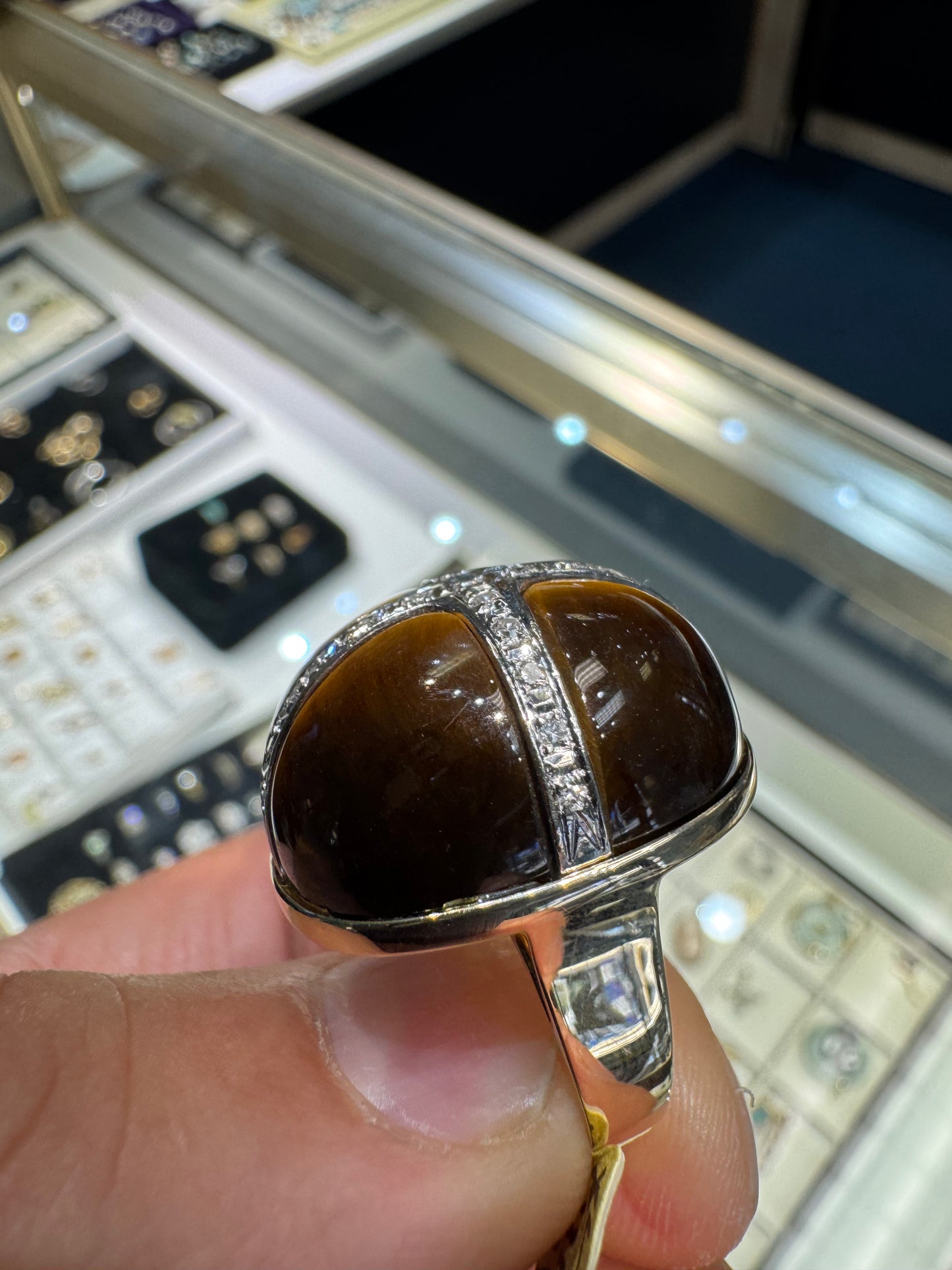14k Gold Monster Tigers Eye Single Cut Diamond .25 Carat Nice Size 6 Ladies