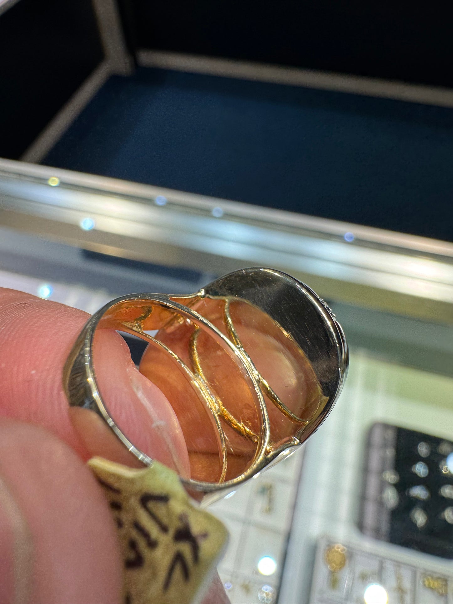 14k Gold Monster Tigers Eye Single Cut Diamond .25 Carat Nice Size 6 Ladies